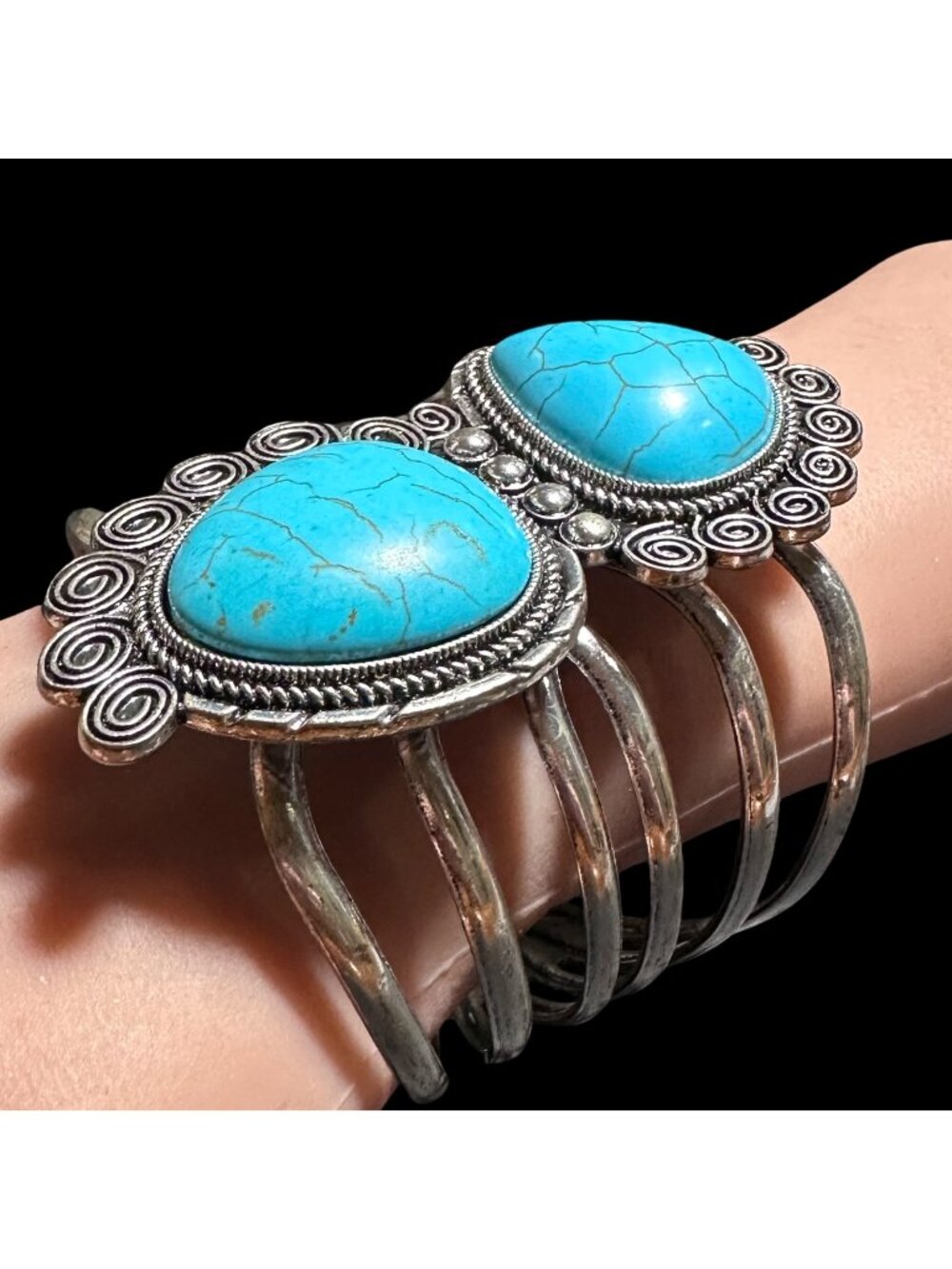 Southwestern Style Chunky Hinged Bangle Bracelet Silver Tone Blue Center Womens - Picture 2 of 6
